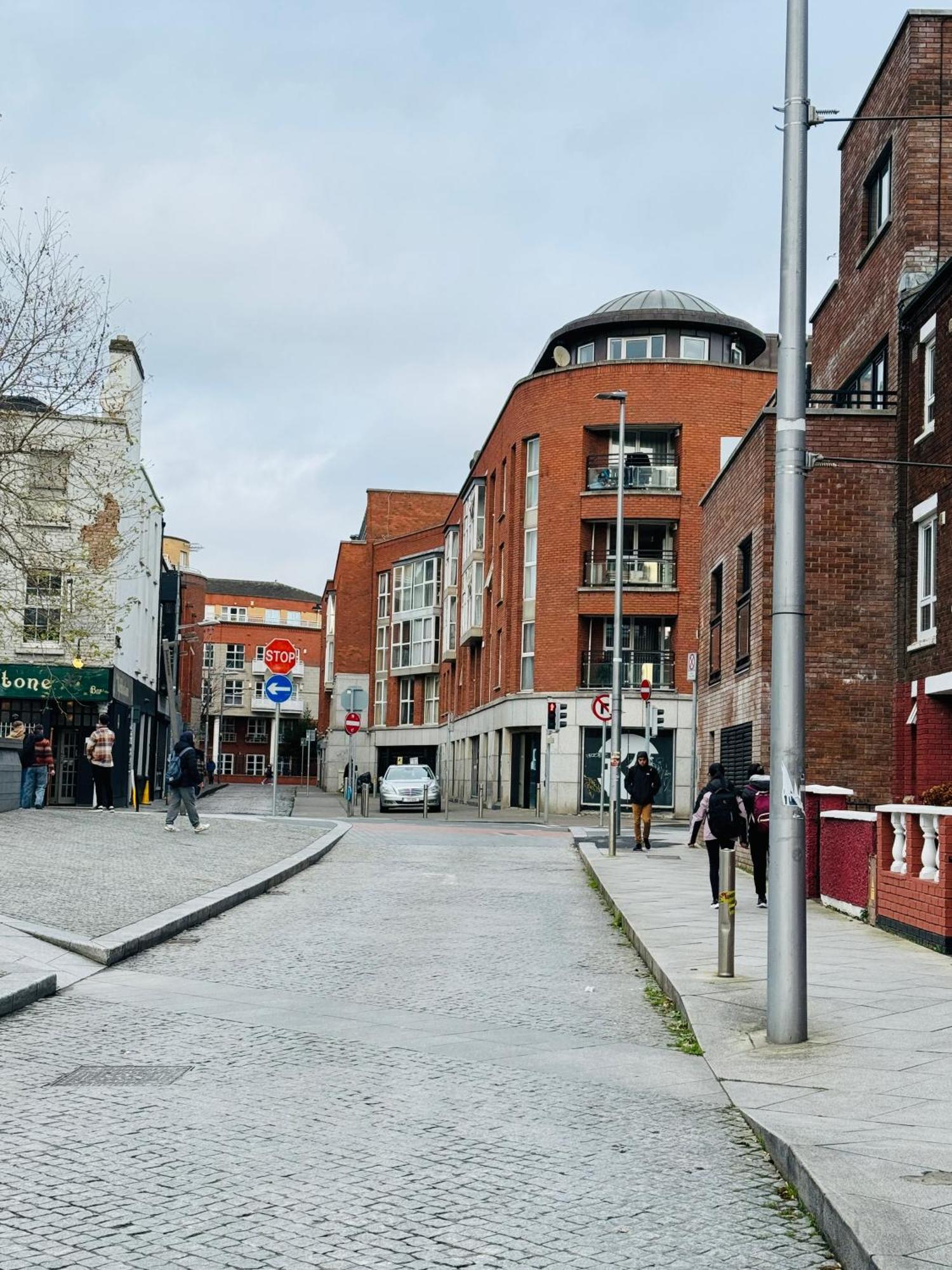 Smithfield Square Nest Entire Apt Дъблин Екстериор снимка